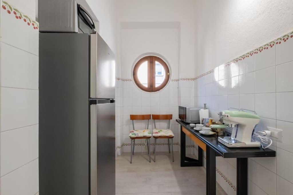 Ferienwohnung Casa Ofride -Centro-Poetto 10 Min-Wi-Fi-Netflix Cagliari Exterior foto