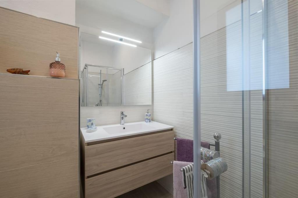 Ferienwohnung Casa Ofride -Centro-Poetto 10 Min-Wi-Fi-Netflix Cagliari Exterior foto